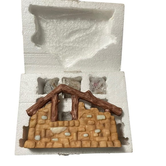 Vintage Dreamsicles Collection Porcelain Nativity 7 Pc. set 18kt Gold Accents - Picture 7 of 7